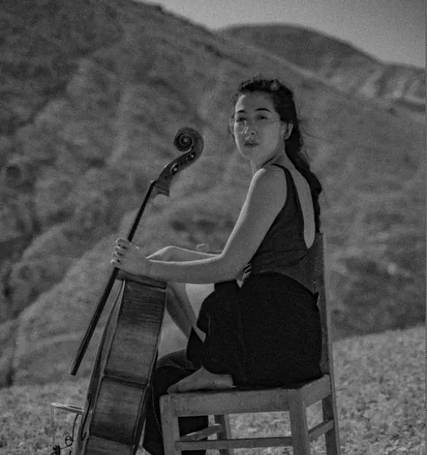 הירח שהתרוקן ונשאר שלם — מאיו שבירו