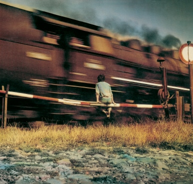 יהודה פוליקר – אפר ואבק