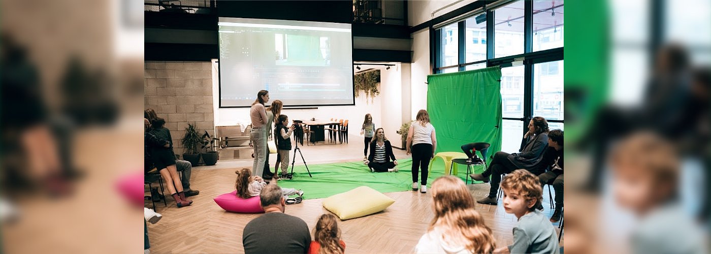 הדינוזאורים מגיעים לנמל! – סדנת מסך ירוק